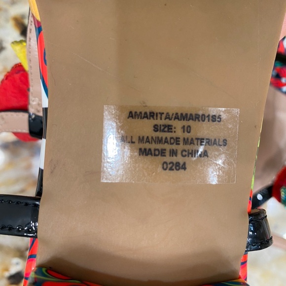 Betsey Johnson beaded fruit sandals size 10 - Picture 3 of 4